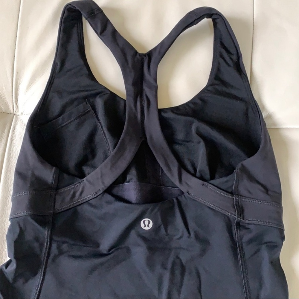 Lululemon black tank top size 4